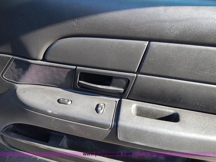 image for item I9403 2008 Ford Crown Victoria Police Interceptor