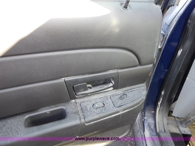 image for item I9404 2008 Ford Crown Victoria Police Interceptor