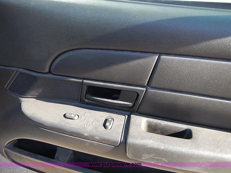 image for item I9404 2008 Ford Crown Victoria Police Interceptor