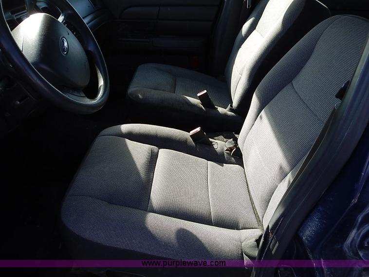 image for item I9405 2008 Ford Crown Victoria Police Interceptor