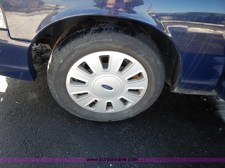 image for item I9405 2008 Ford Crown Victoria Police Interceptor