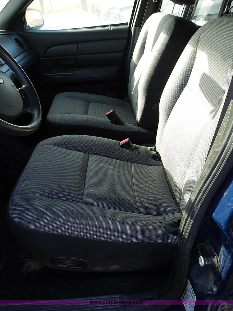 image for item I9406 2008 Ford Crown Victoria Police Interceptor