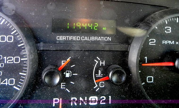 image for item I9406 2008 Ford Crown Victoria Police Interceptor