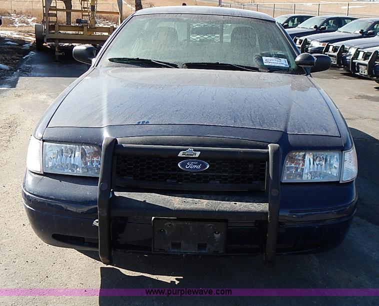image for item I9422 2008 Ford Crown Victoria Police Interceptor