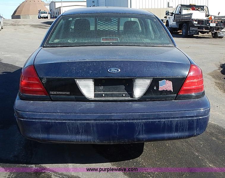 image for item I9422 2008 Ford Crown Victoria Police Interceptor