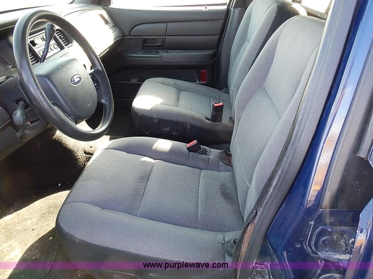 image for item I9422 2008 Ford Crown Victoria Police Interceptor