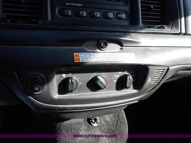 image for item I9422 2008 Ford Crown Victoria Police Interceptor