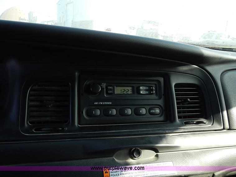 image for item I9422 2008 Ford Crown Victoria Police Interceptor