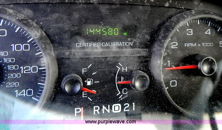 image for item I9422 2008 Ford Crown Victoria Police Interceptor