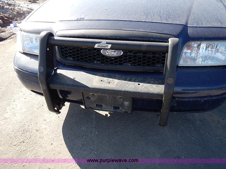 image for item I9422 2008 Ford Crown Victoria Police Interceptor