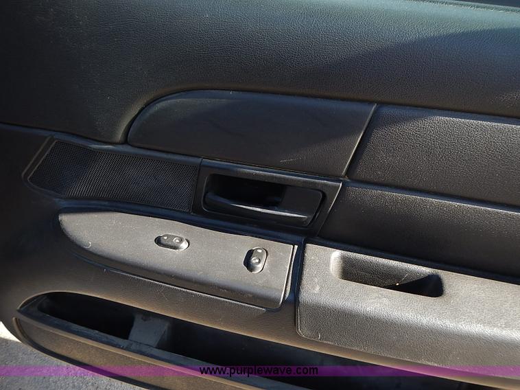 image for item I9422 2008 Ford Crown Victoria Police Interceptor