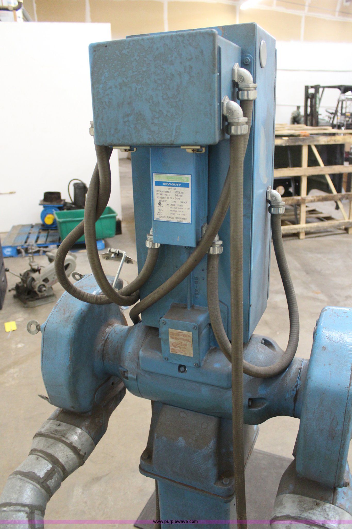 Pedistal grinder in Olathe, KS Item AZ9973 sold Purple Wave