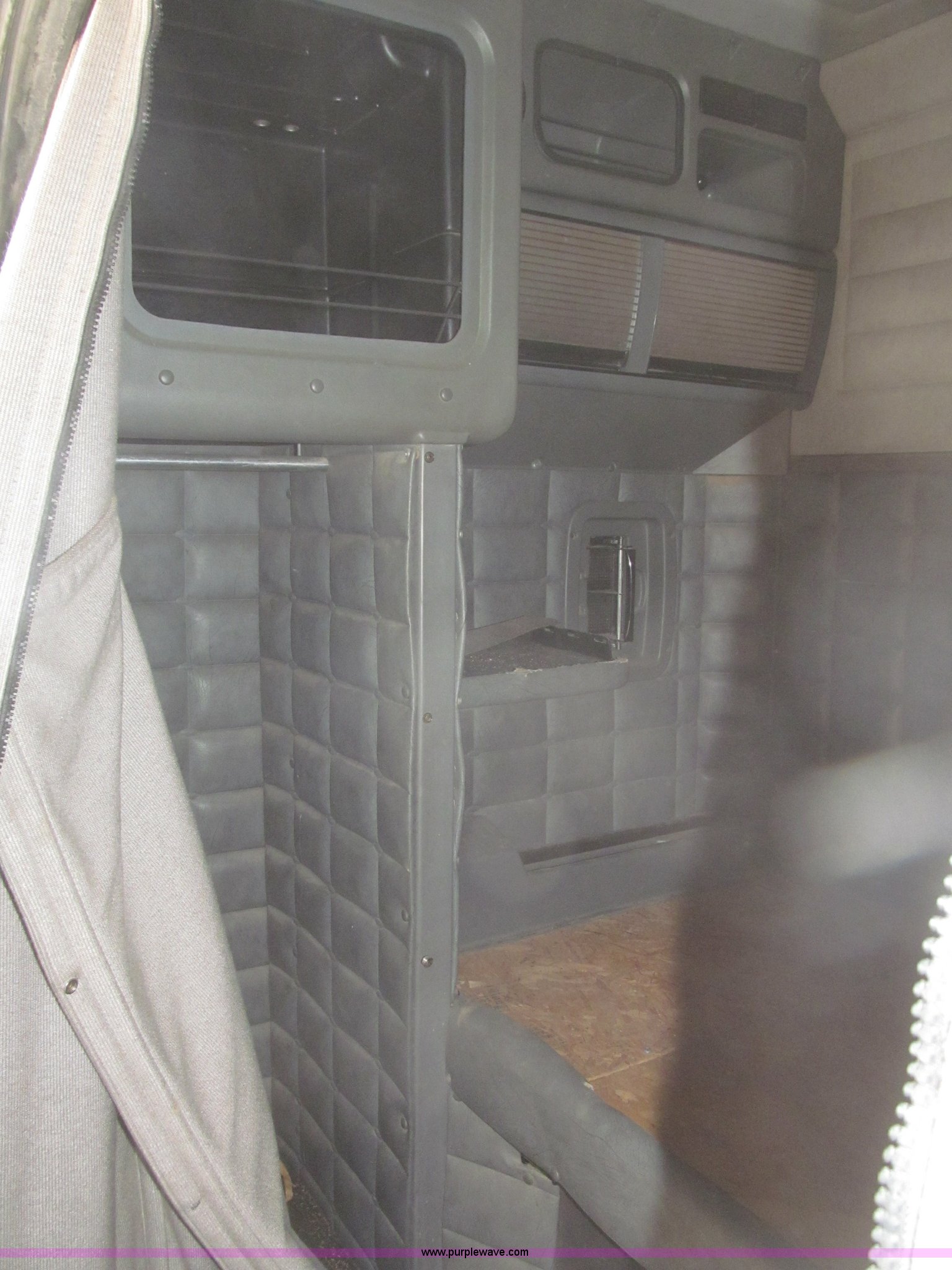 Peterbilt Unibilt Ultracab 63" single bunk sleeper in Atkinson, NE