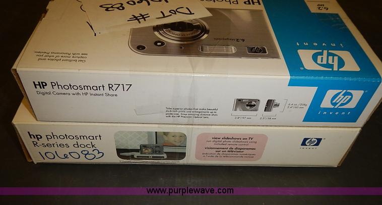 image for item AM9463 Assorted cameras and camcorders