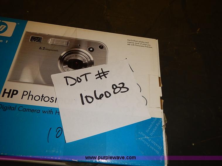 image for item AM9463 Assorted cameras and camcorders