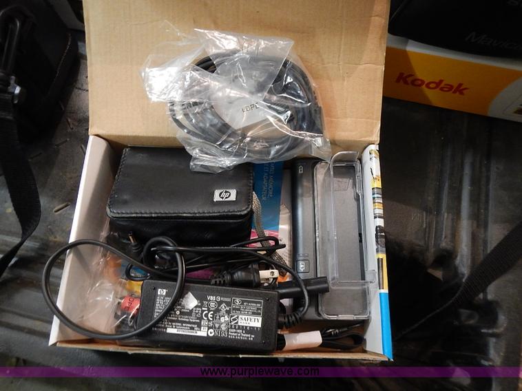 image for item AM9463 Assorted cameras and camcorders