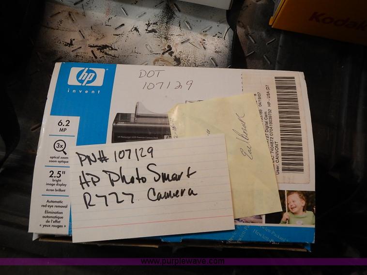 image for item AM9463 Assorted cameras and camcorders