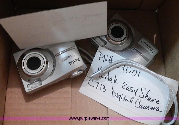 image for item AM9463 Assorted cameras and camcorders