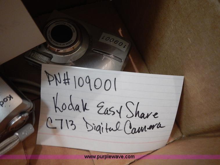 image for item AM9463 Assorted cameras and camcorders