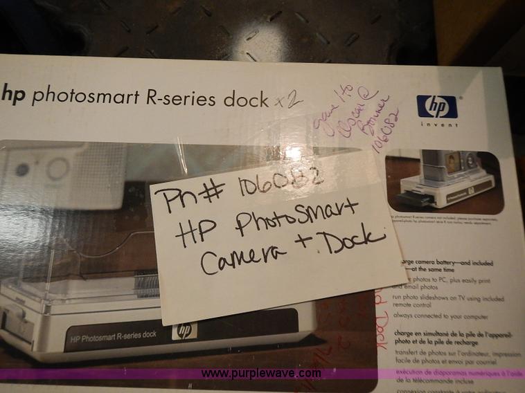 image for item AM9463 Assorted cameras and camcorders