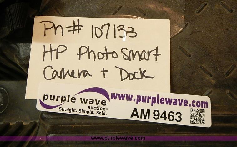 image for item AM9463 Assorted cameras and camcorders