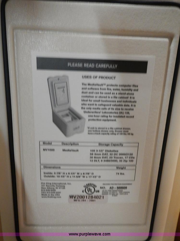 image for item AM9463 Assorted cameras and camcorders