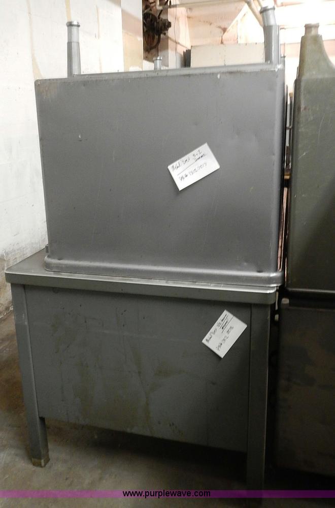 image for item AM9467 Assorted furniture