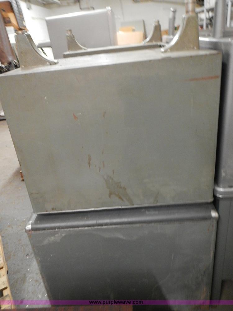 image for item AM9467 Assorted furniture