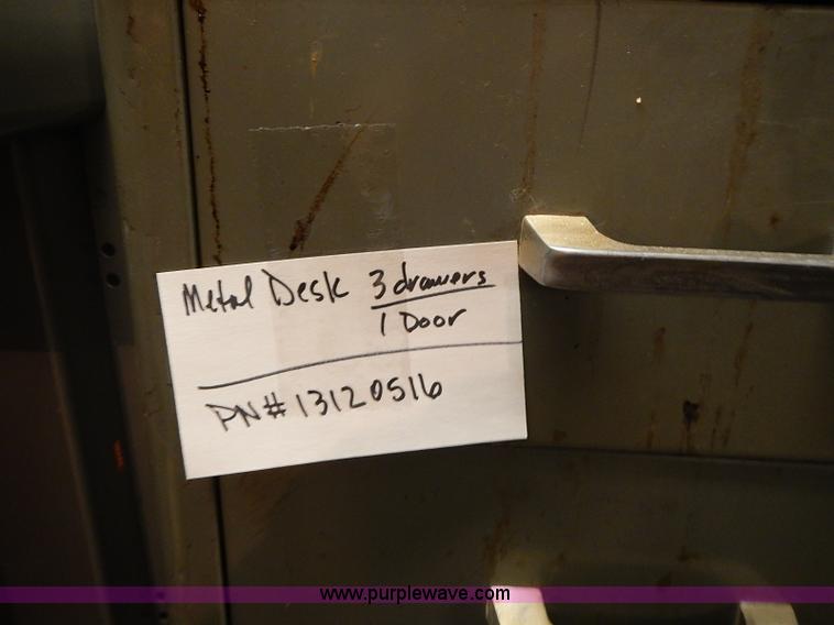 image for item AM9467 Assorted furniture