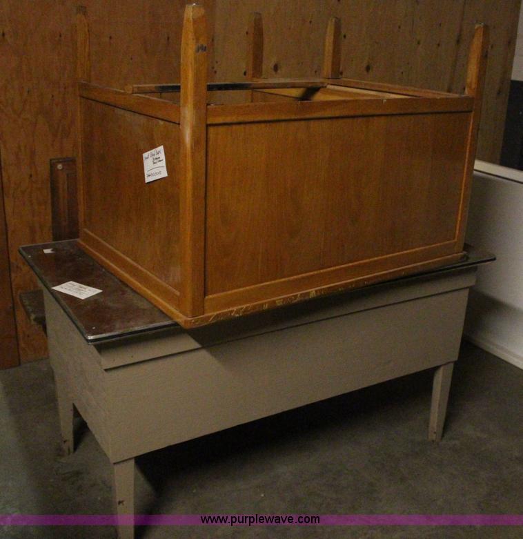 image for item AM9468 Assorted furniture