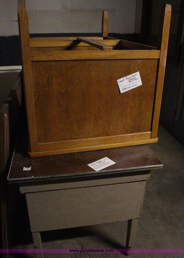 image for item AM9468 Assorted furniture