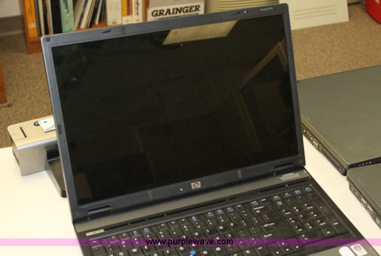 image for item AM9915 (3) HP 8710P laptop computers