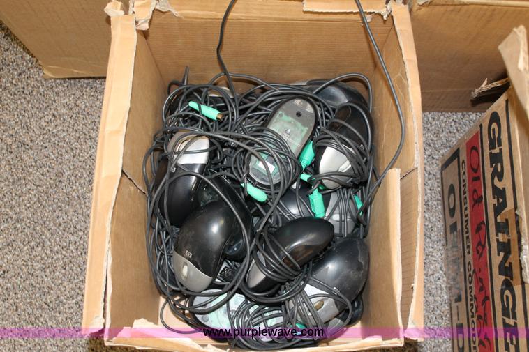 image for item AM9931 Assorted computer accessories