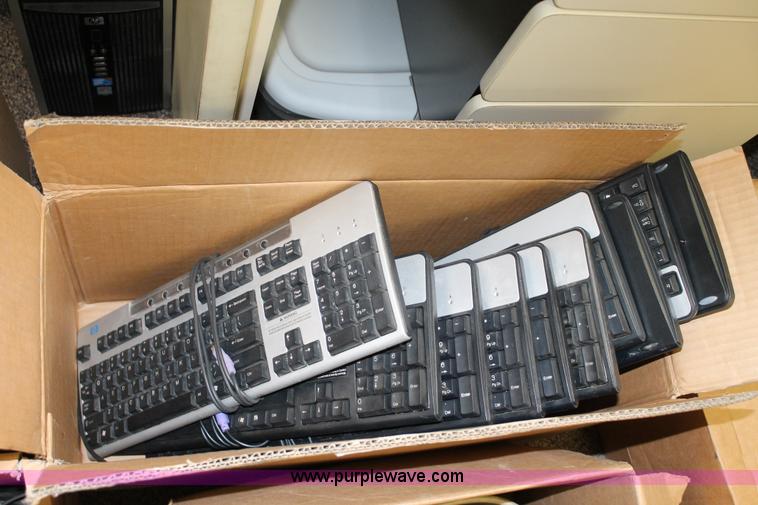 image for item AM9931 Assorted computer accessories