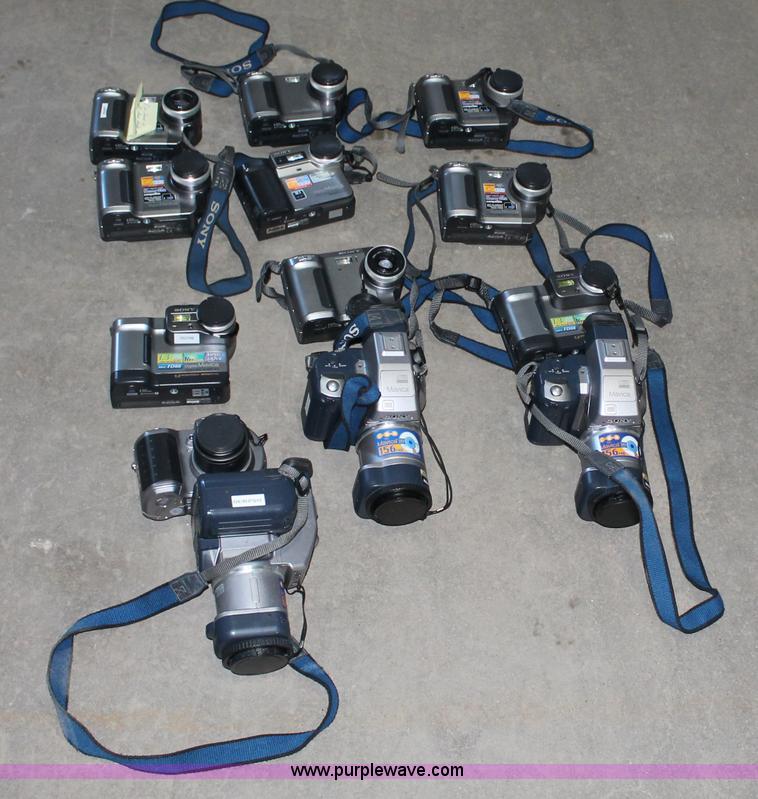 image for item AM9985 Assorted cameras