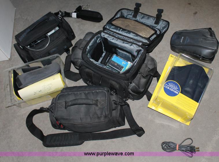 image for item AM9985 Assorted cameras