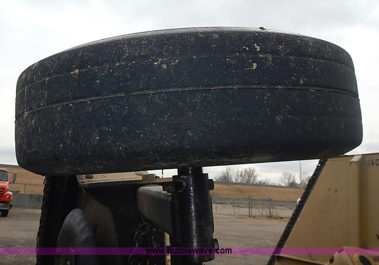 image for item AP9148 2004 Land Pride RCB6015 rotary mower