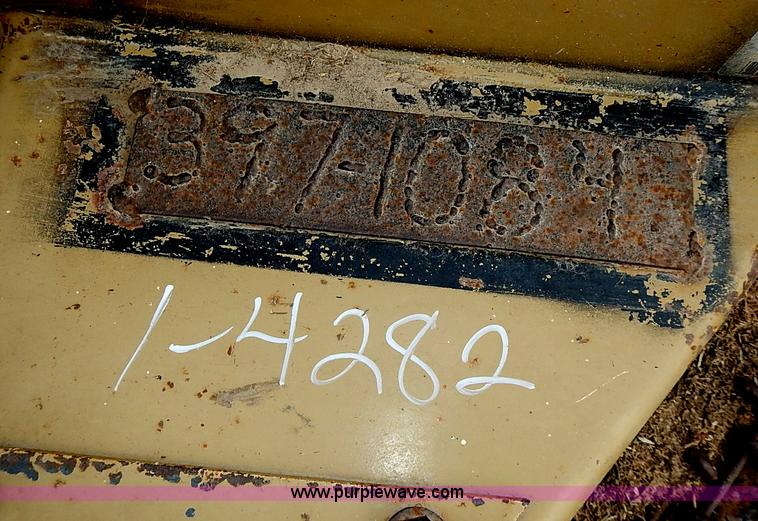 image for item AP9148 2004 Land Pride RCB6015 rotary mower