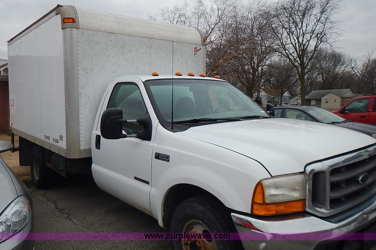 image for item AP9152 1999 Ford F350 cargo box truck