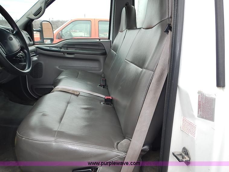 image for item AP9152 1999 Ford F350 cargo box truck