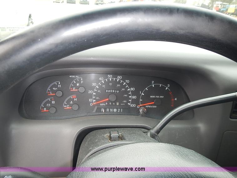 image for item AP9152 1999 Ford F350 cargo box truck