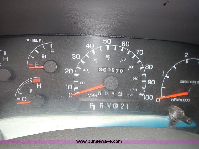 image for item AP9152 1999 Ford F350 cargo box truck