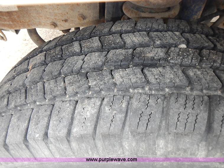 image for item AP9152 1999 Ford F350 cargo box truck