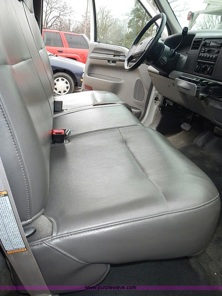 image for item AP9152 1999 Ford F350 cargo box truck