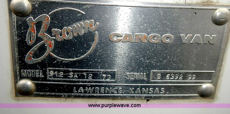 image for item AP9152 1999 Ford F350 cargo box truck