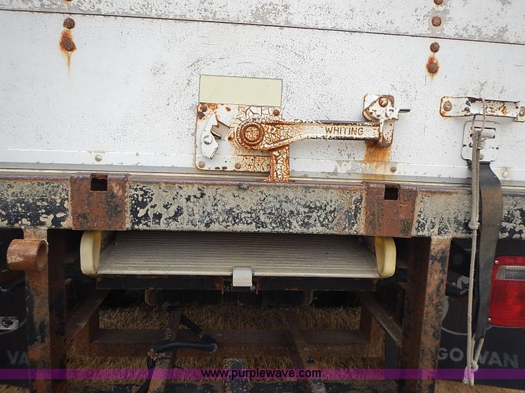 image for item AP9152 1999 Ford F350 cargo box truck