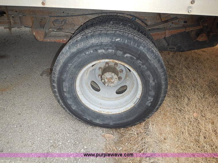 image for item AP9152 1999 Ford F350 cargo box truck