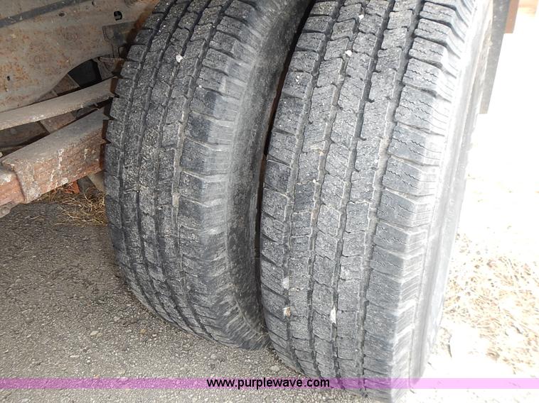 image for item AP9152 1999 Ford F350 cargo box truck