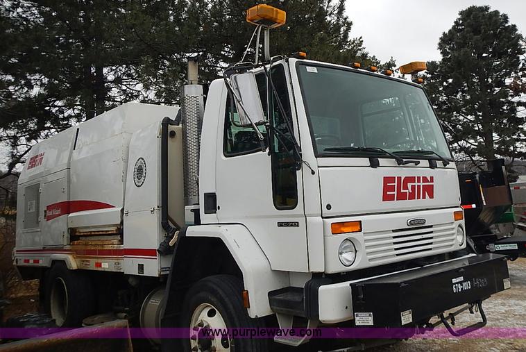 image for item AP9155 2003 Elgin Freightliner Road Wizard street sweeper