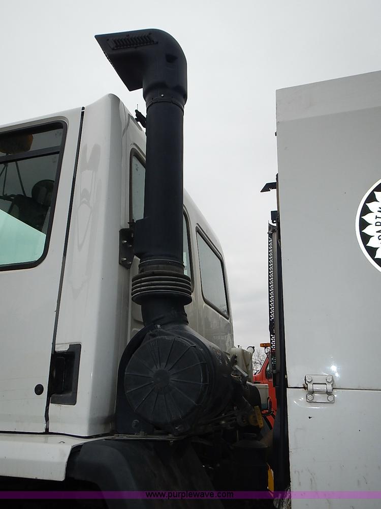 image for item AP9155 2003 Elgin Freightliner Road Wizard street sweeper